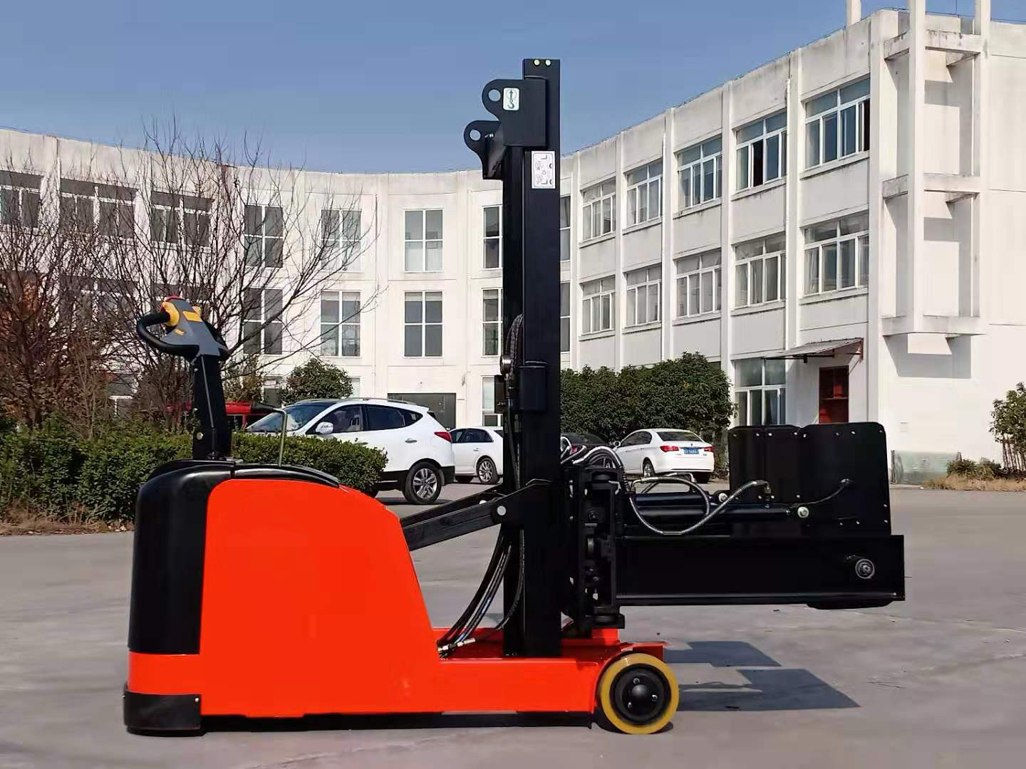 500kg Load Capacity Electric Clamp Stacker 2500mm Height With Bale Clamp