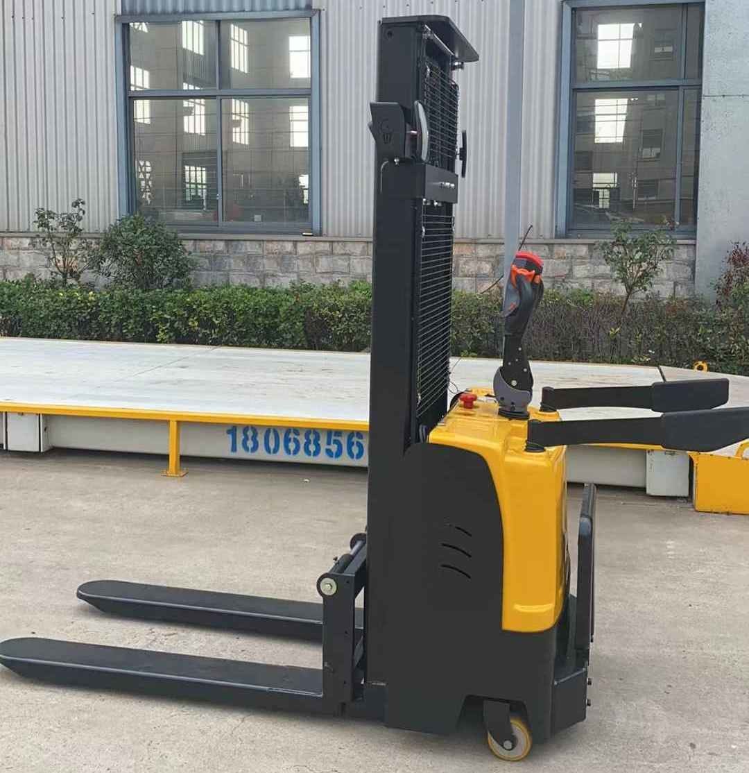 3meters 1.5tons 24V/80Ah Full electric platform stacker with side wheels and stop buttons for distribution centers use