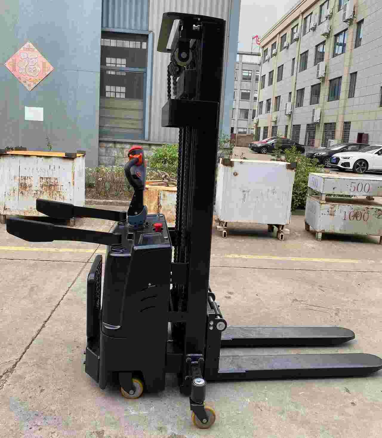 3 meters 3300lbs Heavy duty All terrain full electric pallet stacker with pedal can be customized