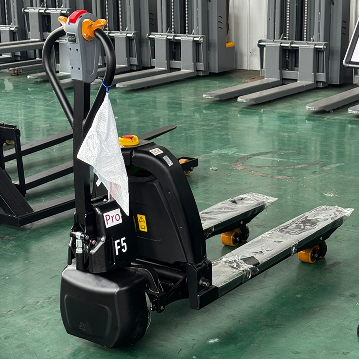 2025 Trending EP 1.5ton Electric Pallet Truck Factory Direct Sales Fatigue Free Operation Battery Power Forklift Core Motor