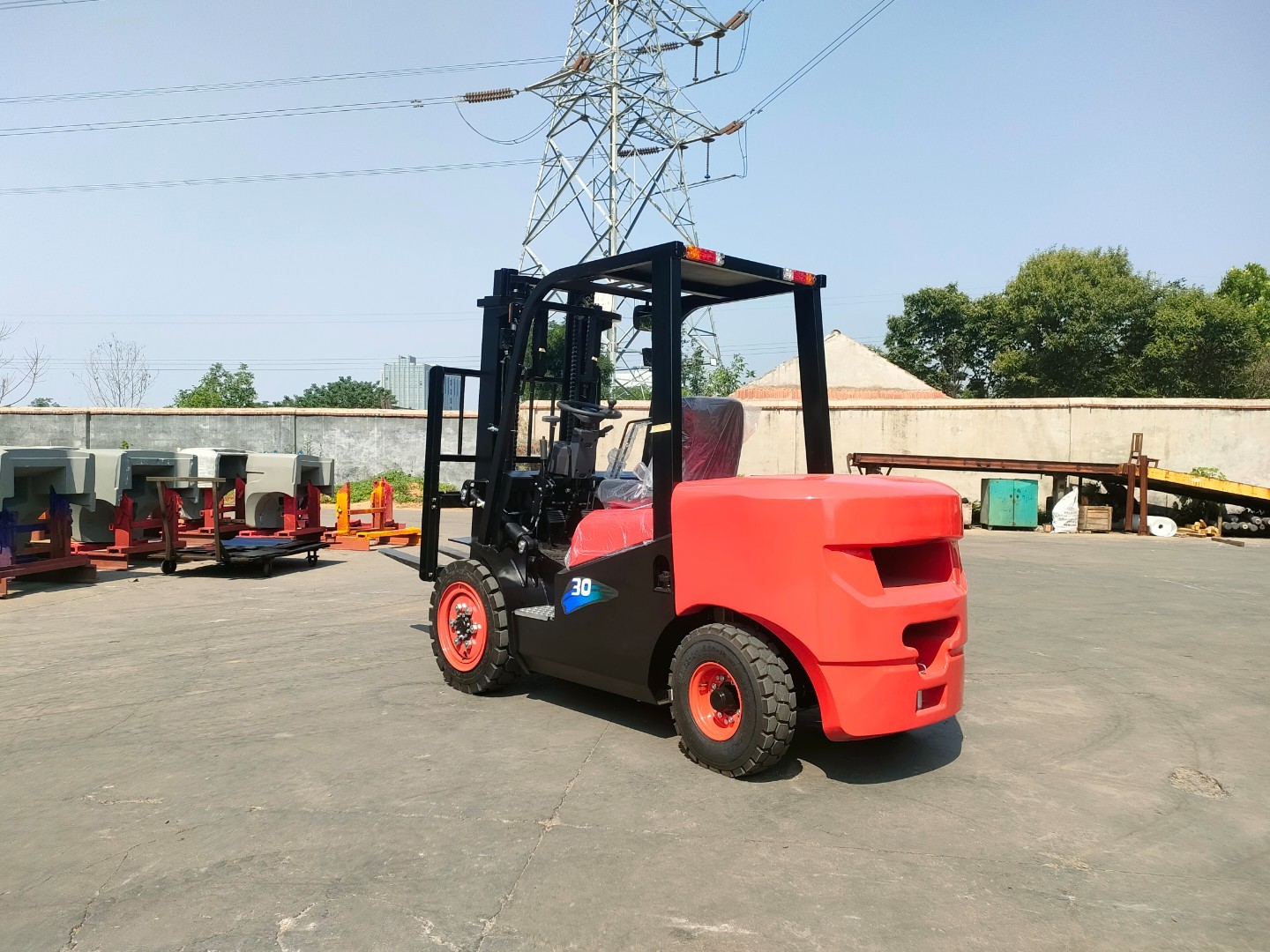 High Quality 3000kg 3000mm diesel Forklift New Counterbalanced  diesel Forklift Multiple Configurations