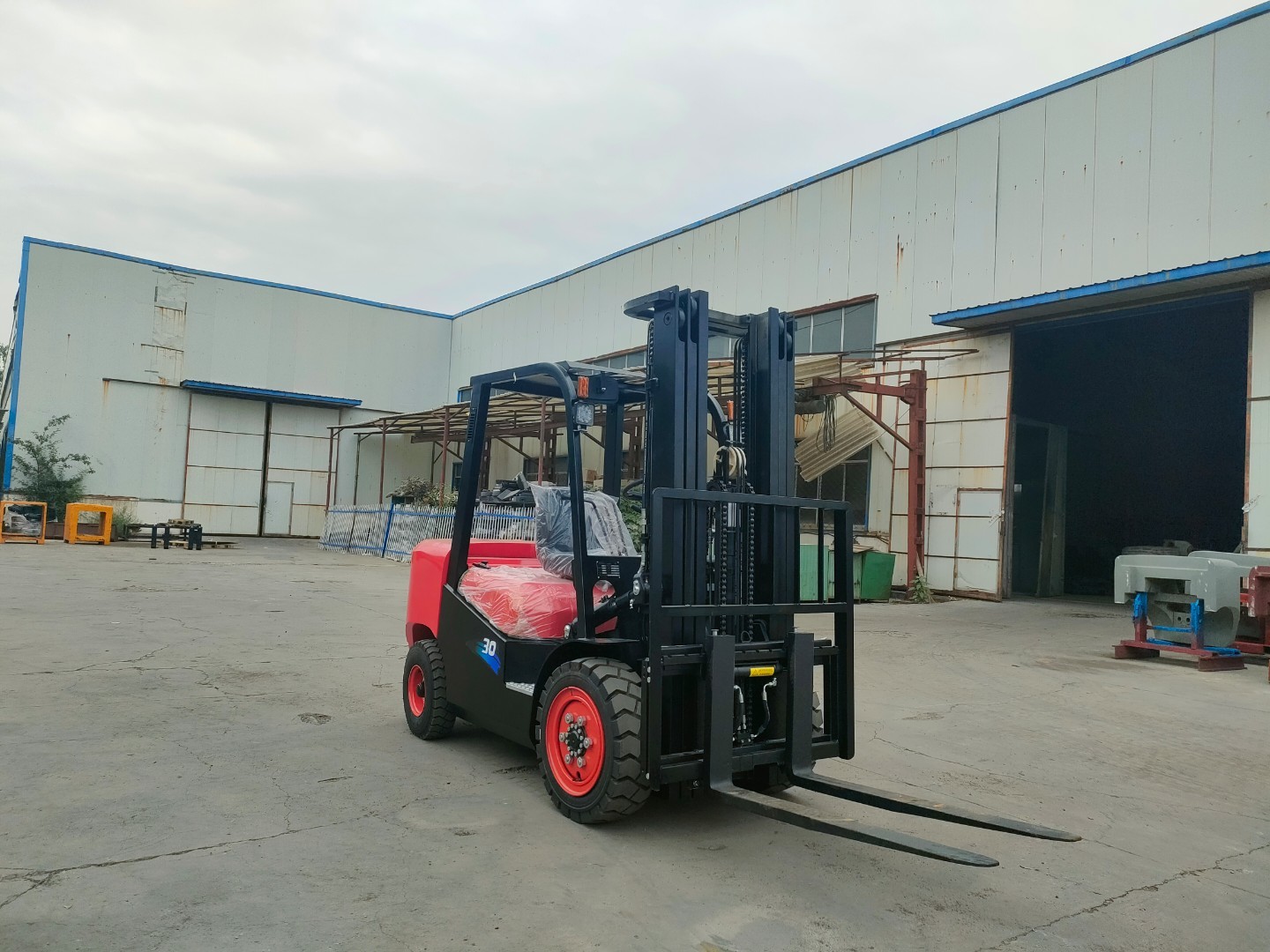 Economical Diesel Forklift Low Fuel Consumption High ROI Ideal for SMEs