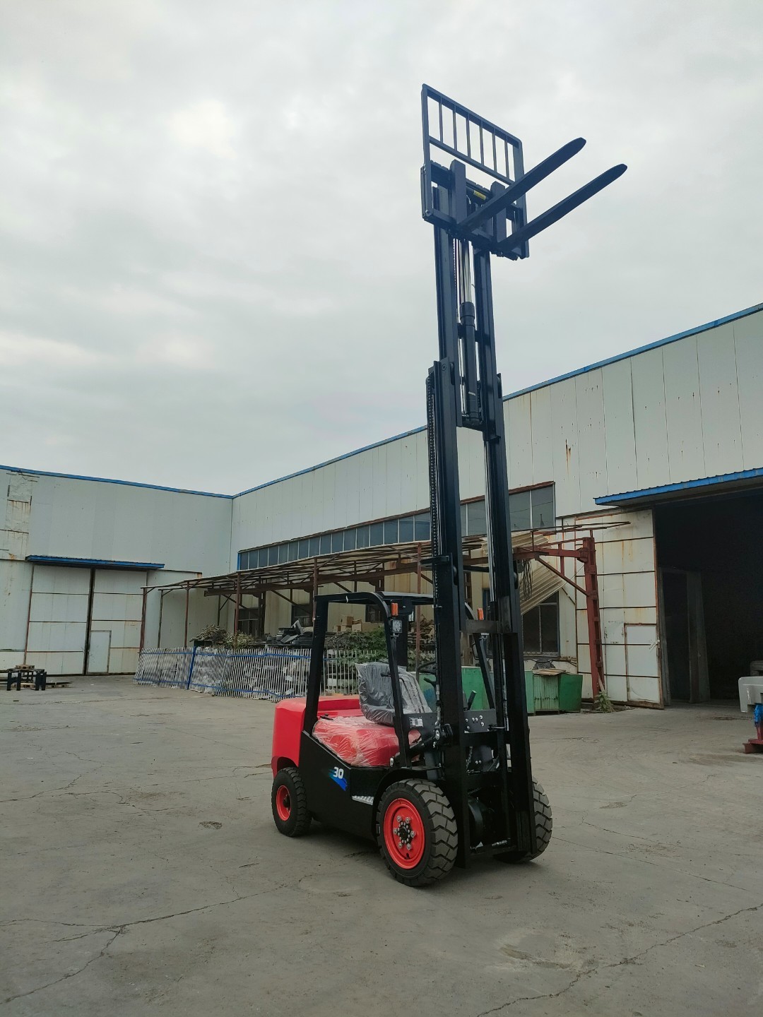 Robust and Durable Diesel Forklift Built for Longevity and Reliability
